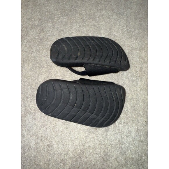 Nike Kawa Boys Size 8C Black Slides With Strap Gold - Picture 4 of 5